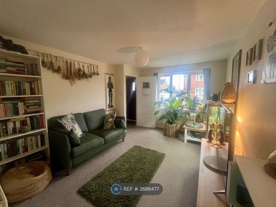 Property photo 2 of 16 Sitting Room