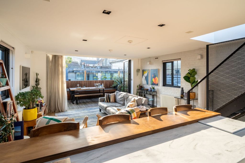 Property photo 3 of 27 4336452