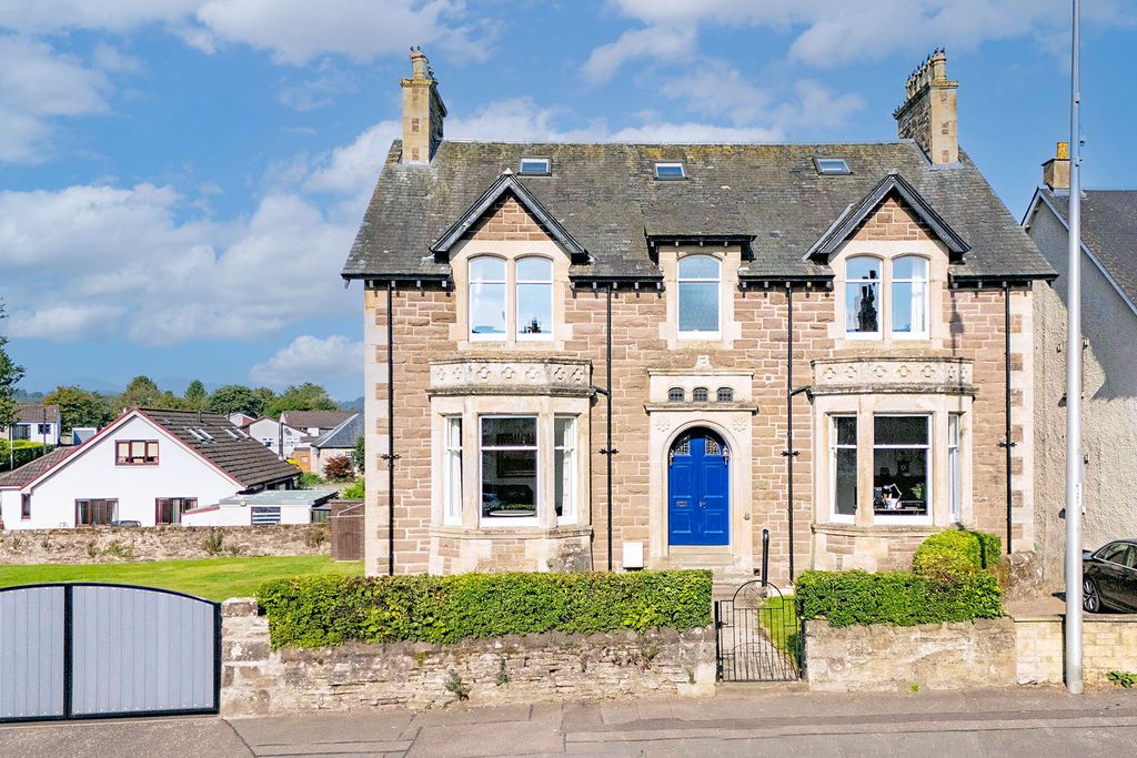 Property photo 1 of 48