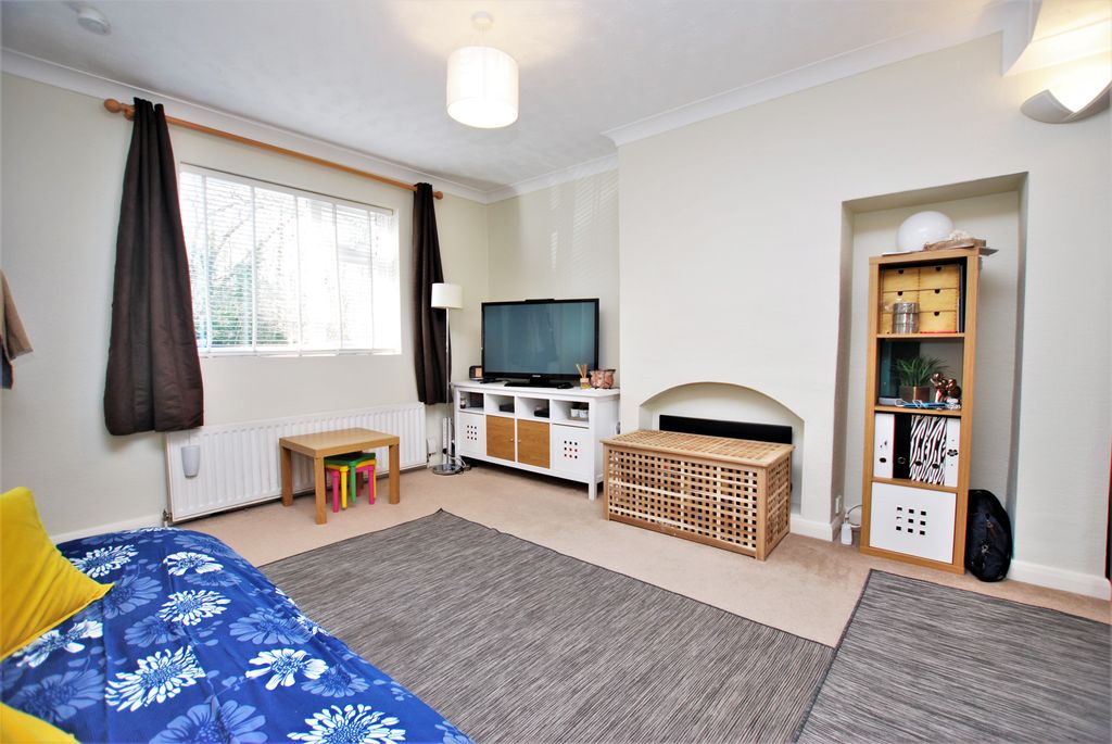 Property photo 3 of 10 Photo 02