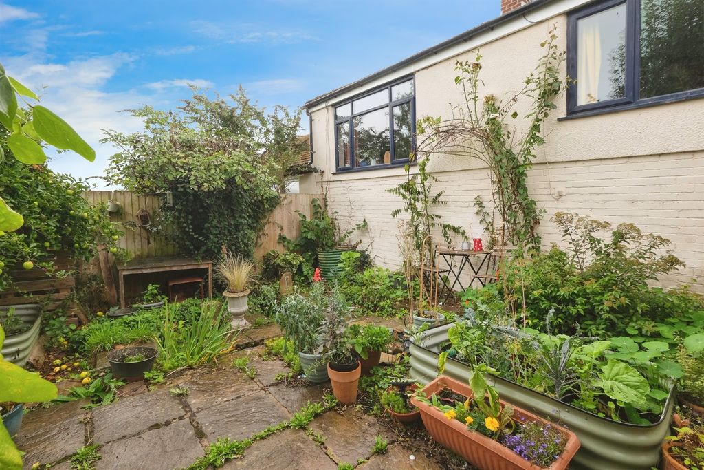 Property photo 2 of 19