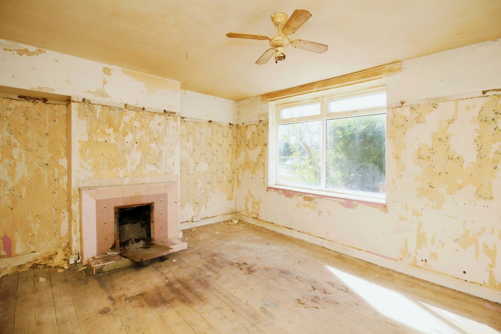 Property photo 3 of 11