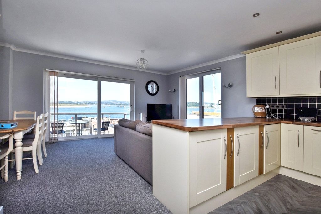 Property photo 2 of 14 Lounge/Kitchen