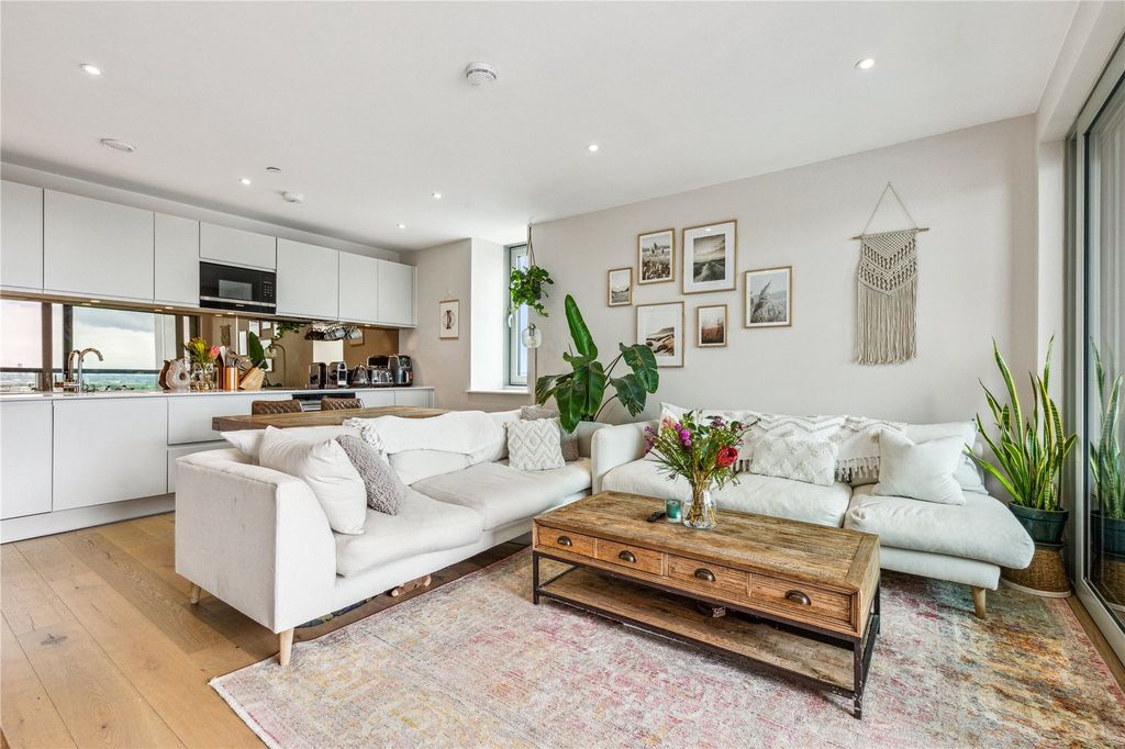 Property photo 1 of 10 Reception Room