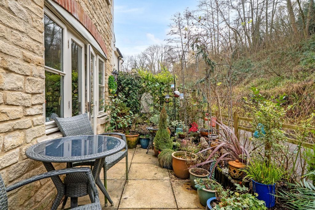 Property photo 3 of 8