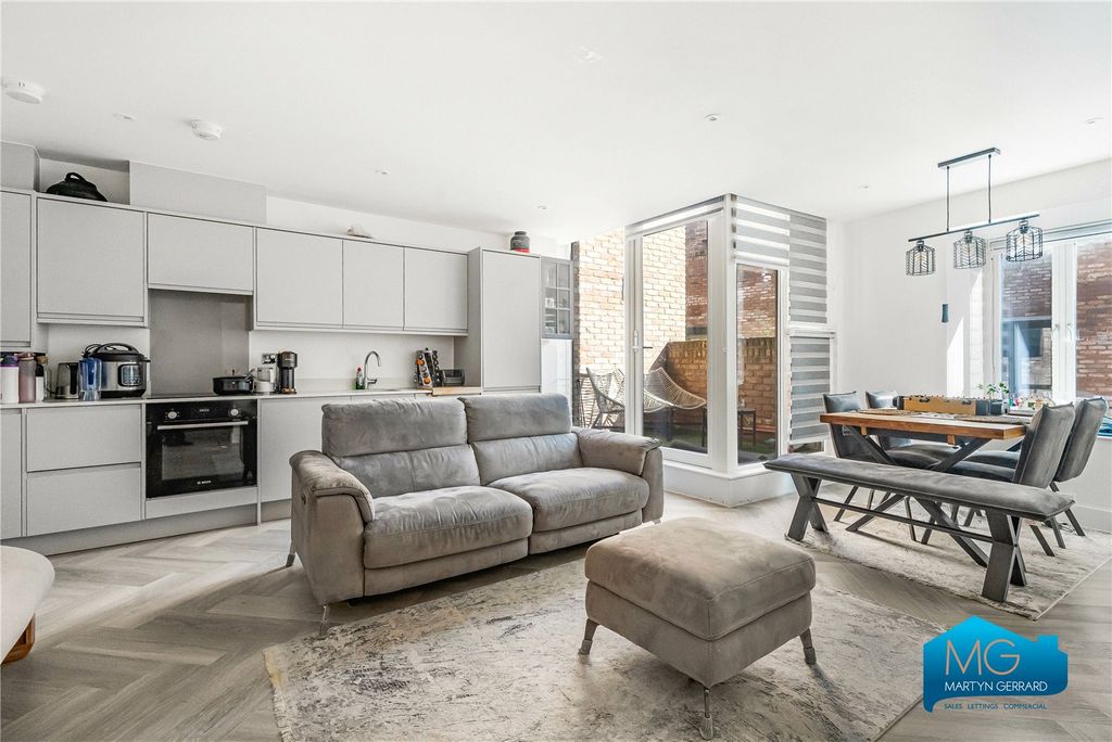 Property photo 1 of 15 Picture No. 12