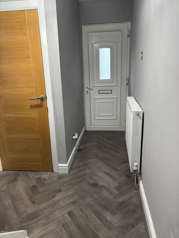 Property photo 2 of 16 Hallway