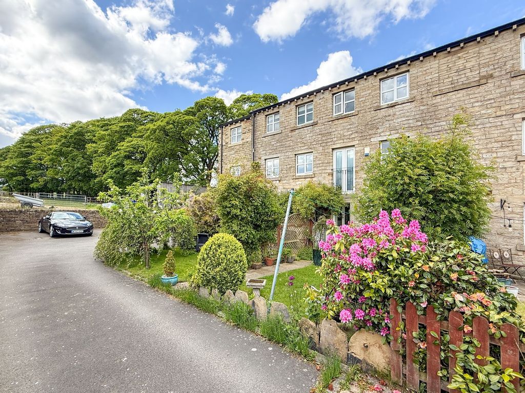 Property photo 3 of 19