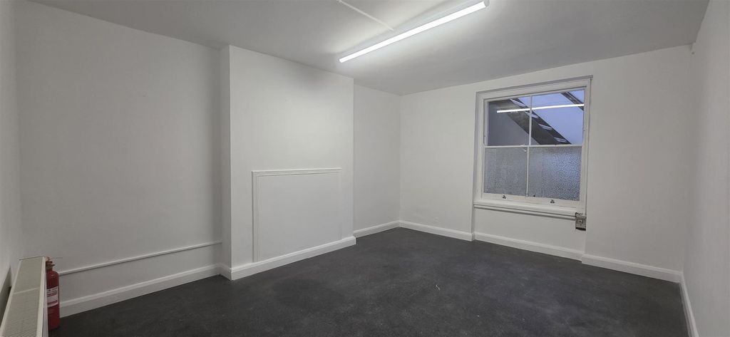 Property photo 2 of 6 20251021_155614.Jpg