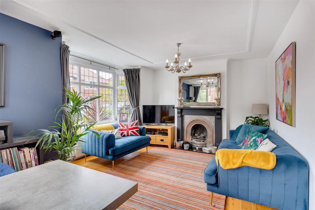 Property photo 3 of 45 78 Moor Drive_6.Jpg