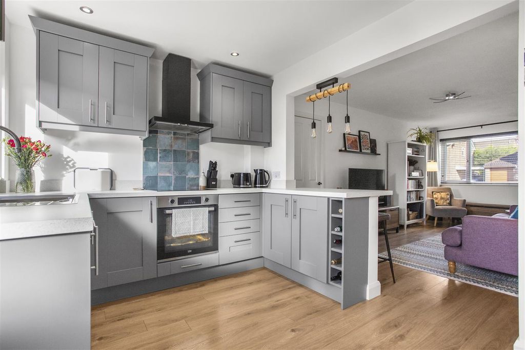 Property photo 2 of 17 Img_9948.Jpg