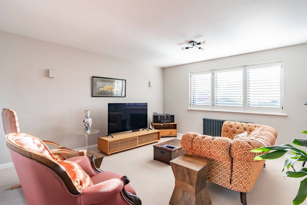 Property photo 3 of 29