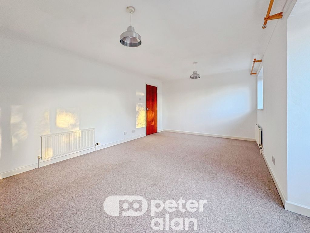 Property photo 3 of 16 Living Room