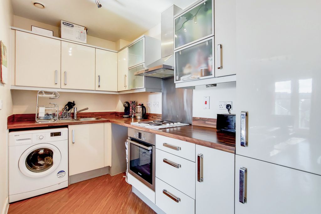 Property photo 2 of 9