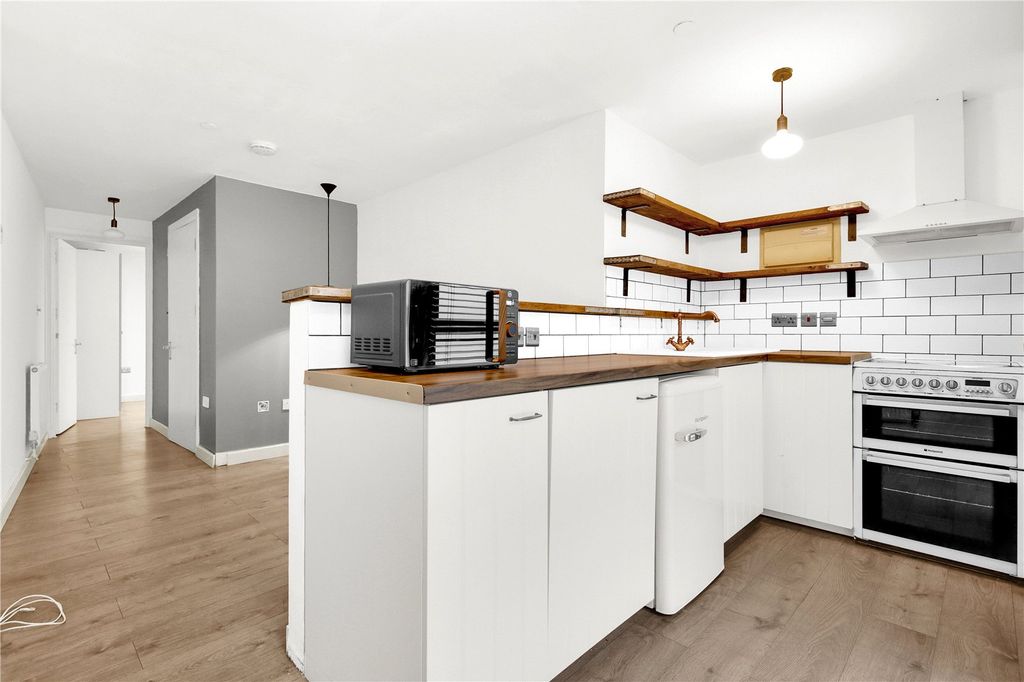 Property photo 1 of 14 Picture No. 04