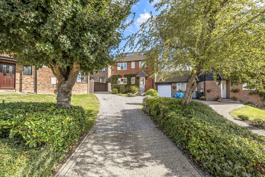 Property photo 1 of 22 35Highmeadnewfrontshot