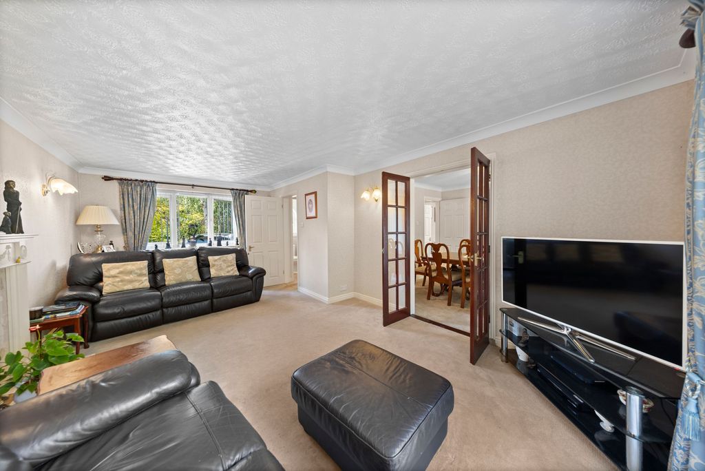 Property photo 2 of 25