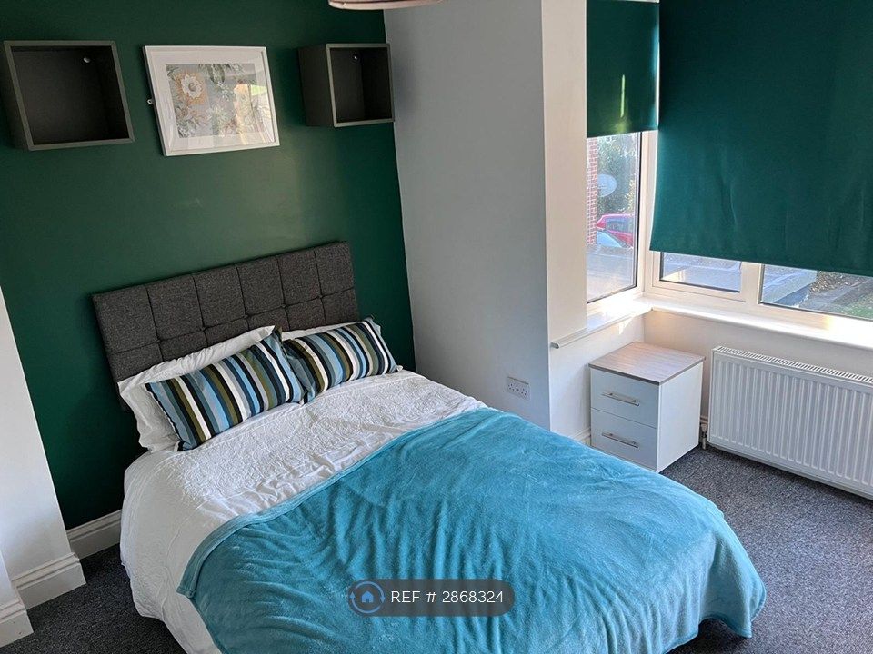 Property photo 2 of 9 Room 5