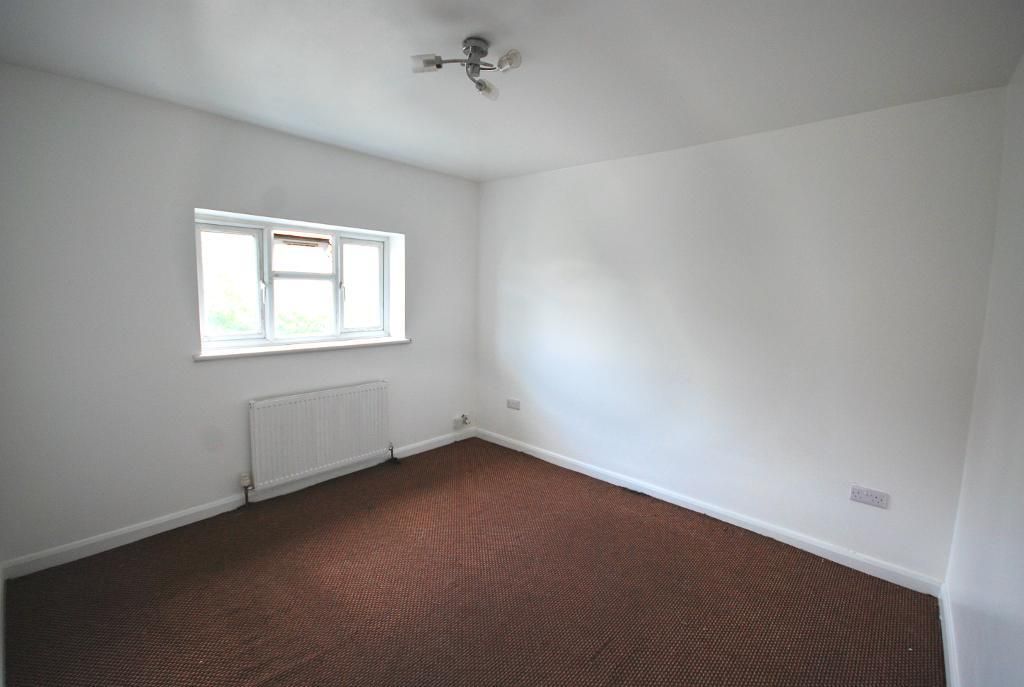 Property photo 2 of 6 Bedroom 1