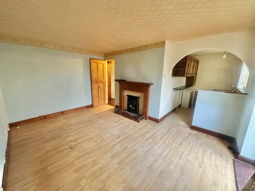 Property photo 2 of 9 2. Lounge/Dining Room