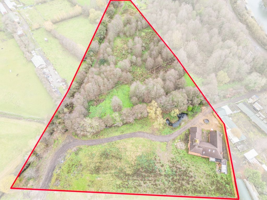 Property photo 2 of 18 Picture No. 21