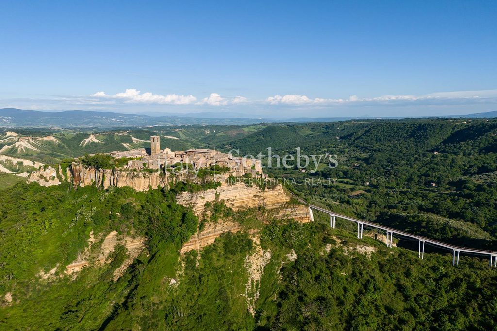 Property photo 2 of 42