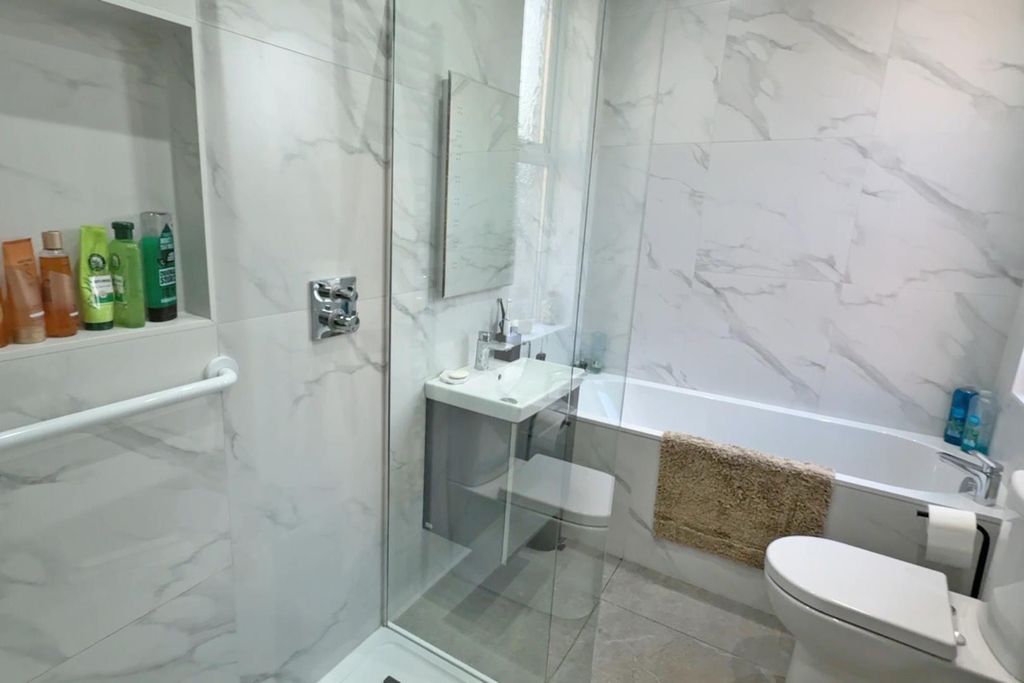 Additional image 10 of 5 bed property for salePreston Avenue, North Shields NE30