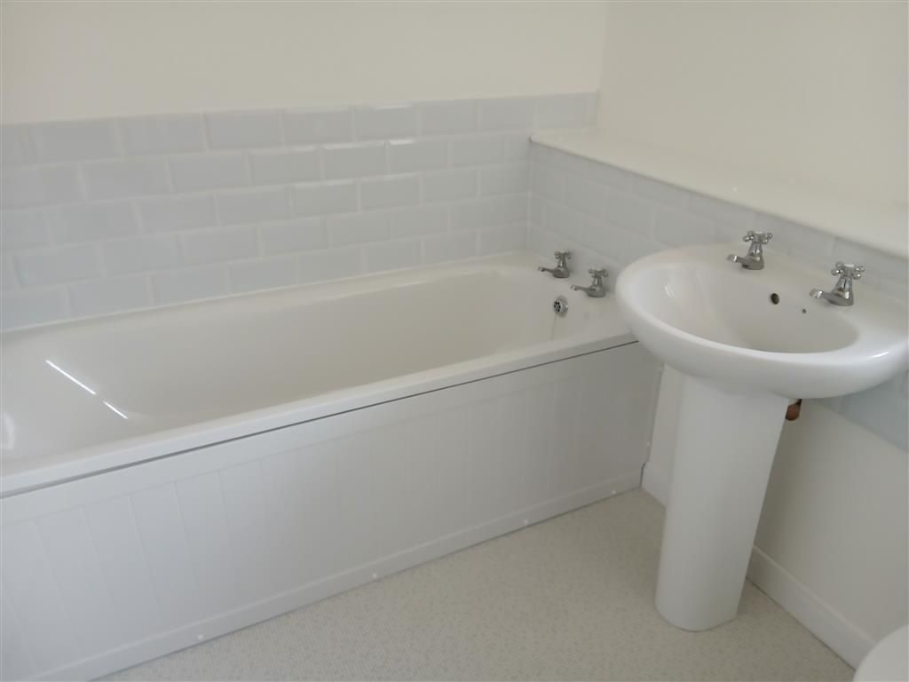 Property photo 3 of 8 Bathroom