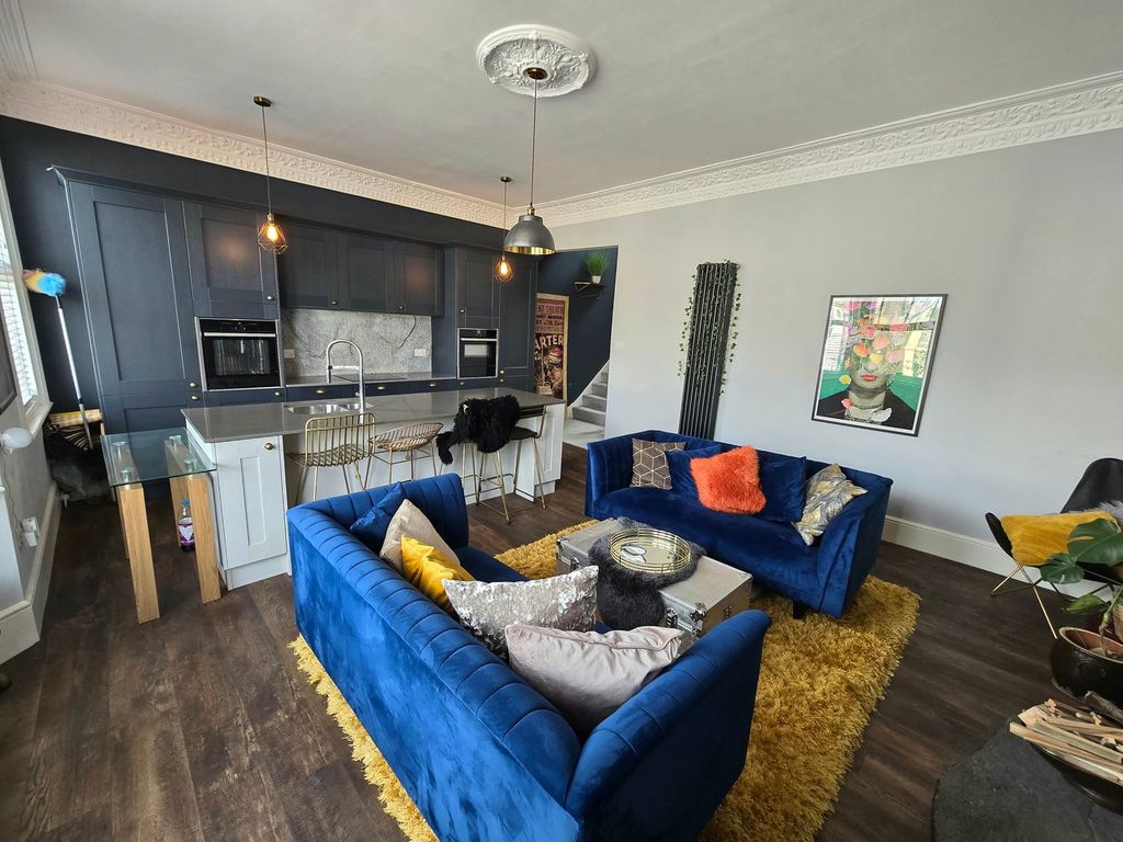Property photo 1 of 25