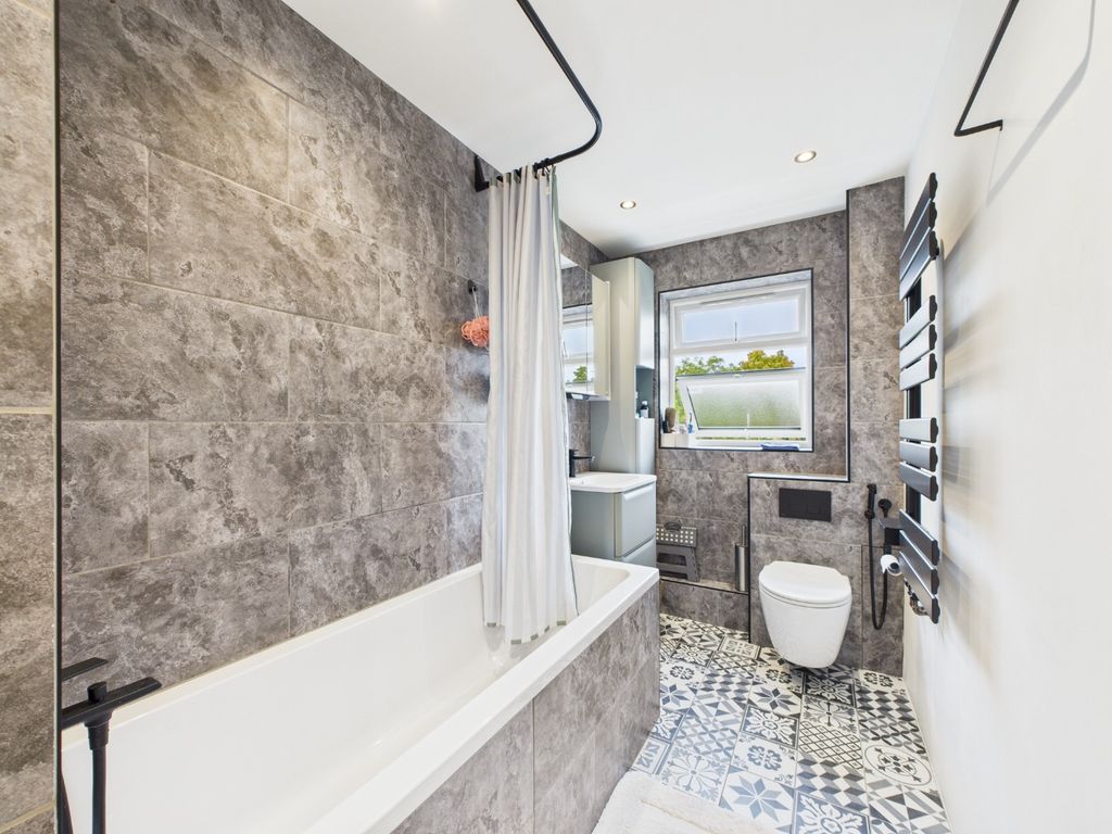 Property photo 2 of 9 4580532