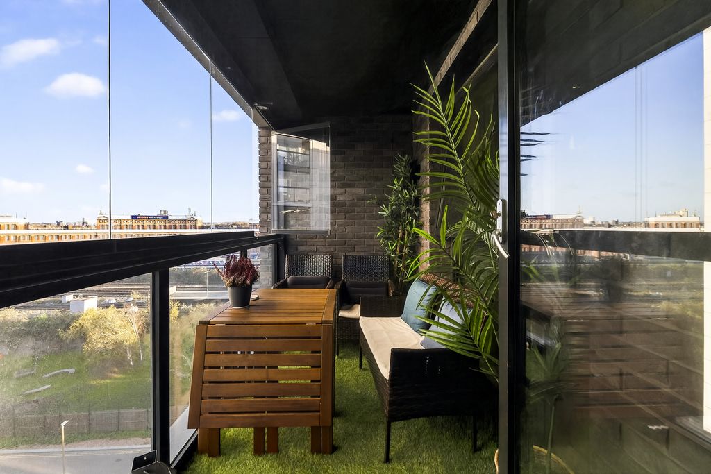 Property photo 1 of 21