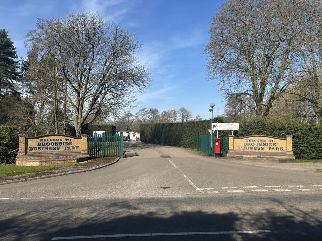 Property photo 3 of 16 Park Entrance