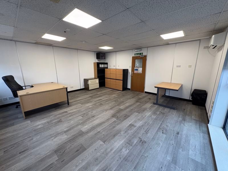 Property photo 3 of 7 Photo 8