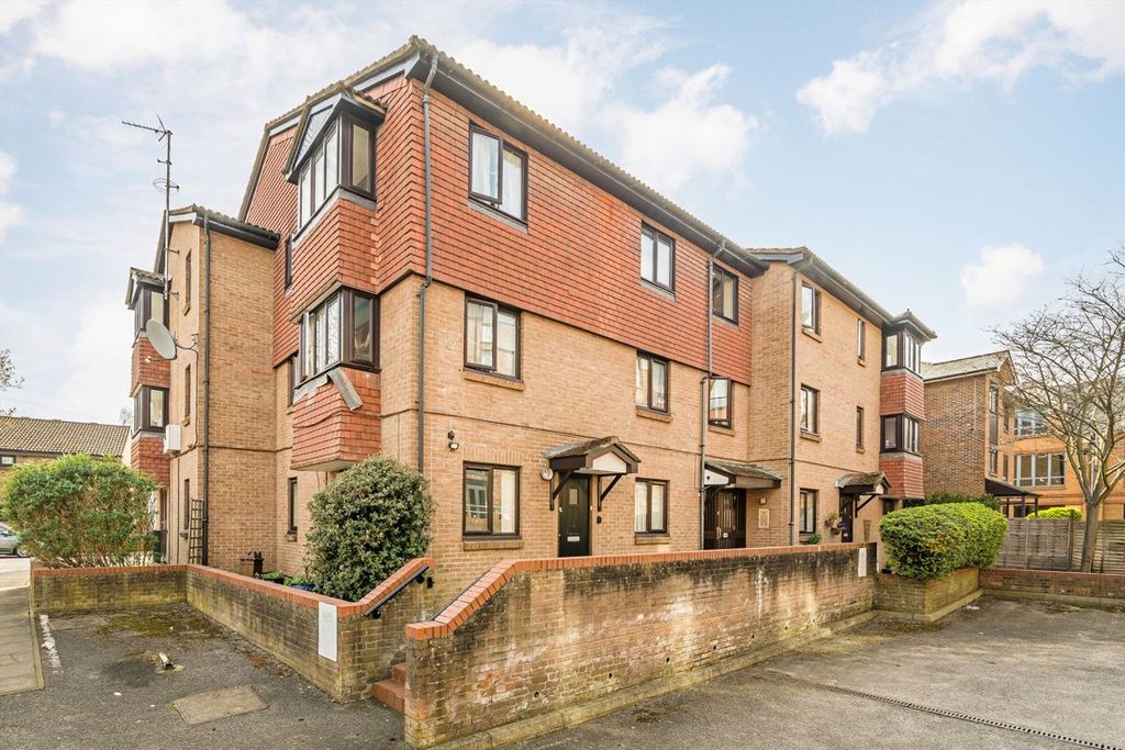 Property photo 1 of 5