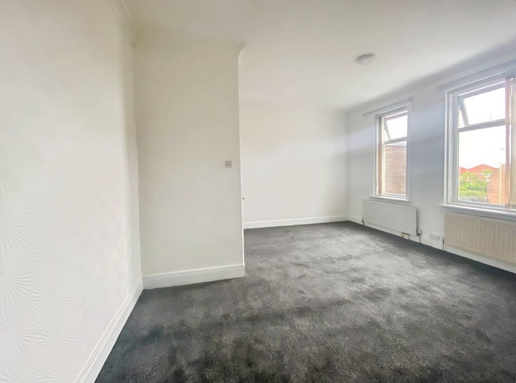 Property photo 3 of 16 5159564
