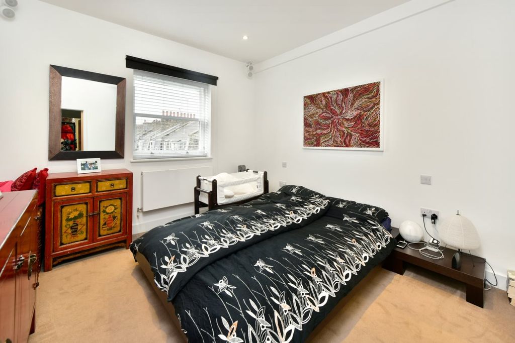 Property photo 3 of 9 Photo 03