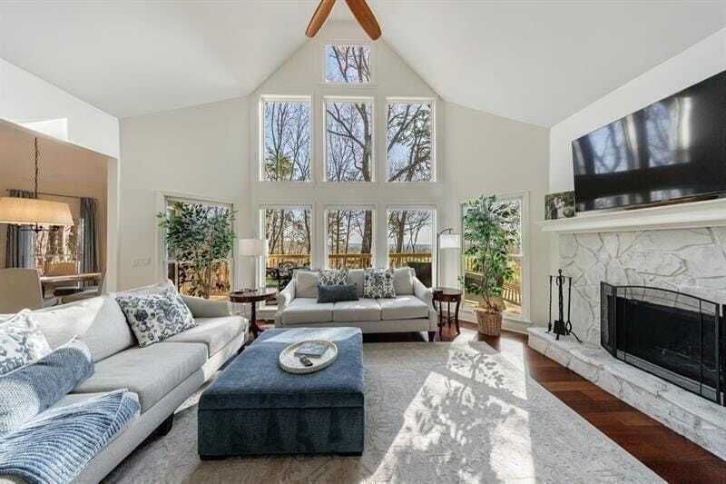 Property photo 1 of 31