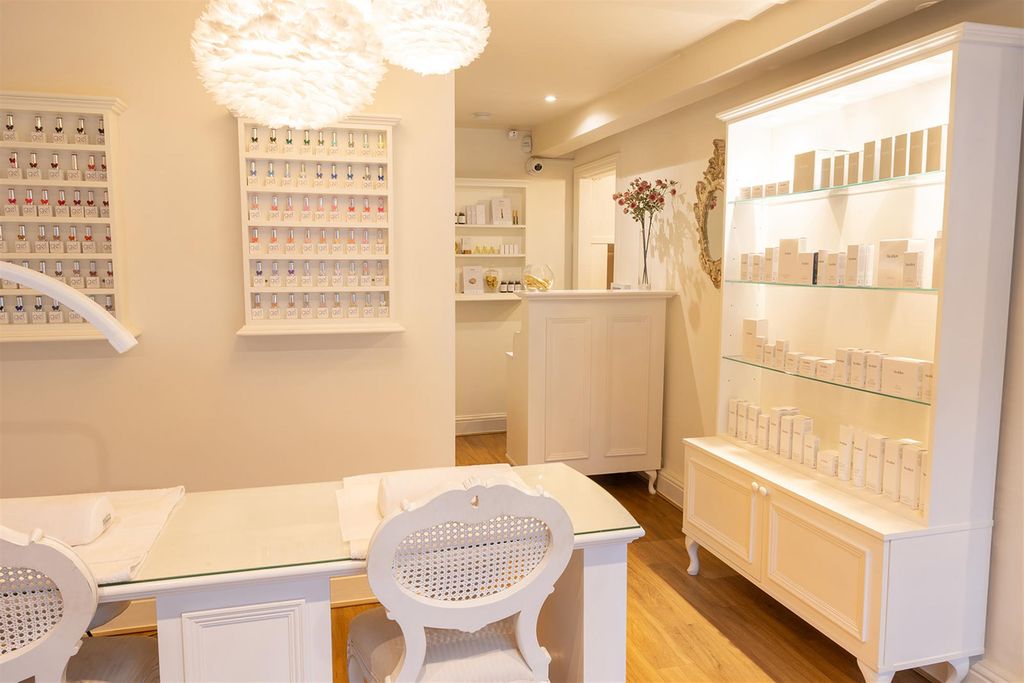 Property photo 3 of 7 Photo 2