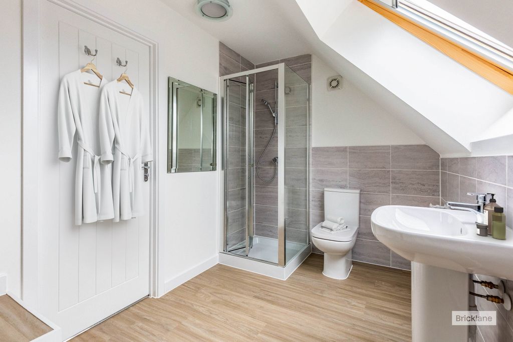 Property photo 3 of 9 Image