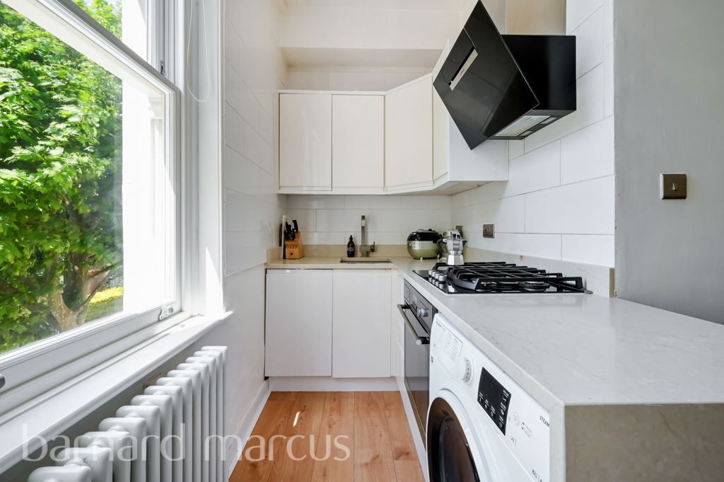 Property photo 2 of 9 Kitchen
