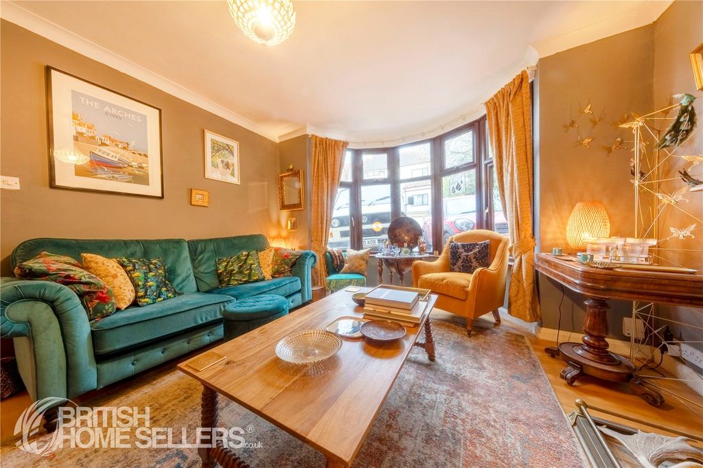 Property photo 3 of 32 Picture No. 2