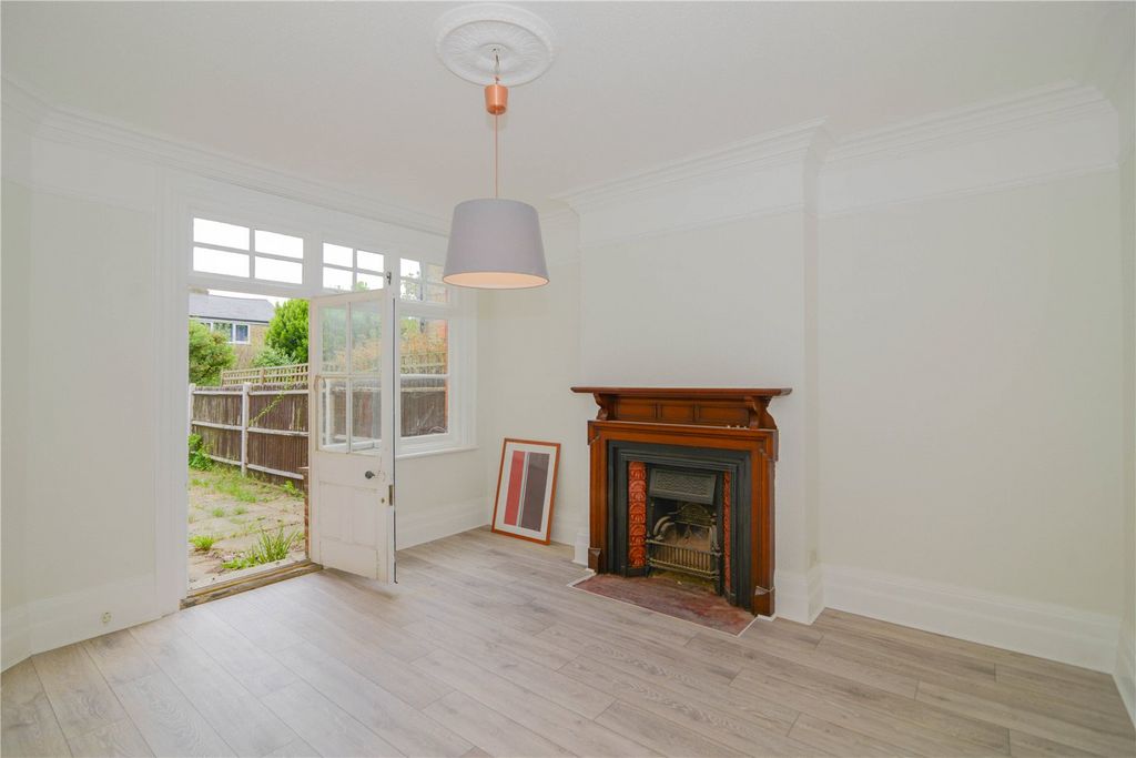Property photo 3 of 7