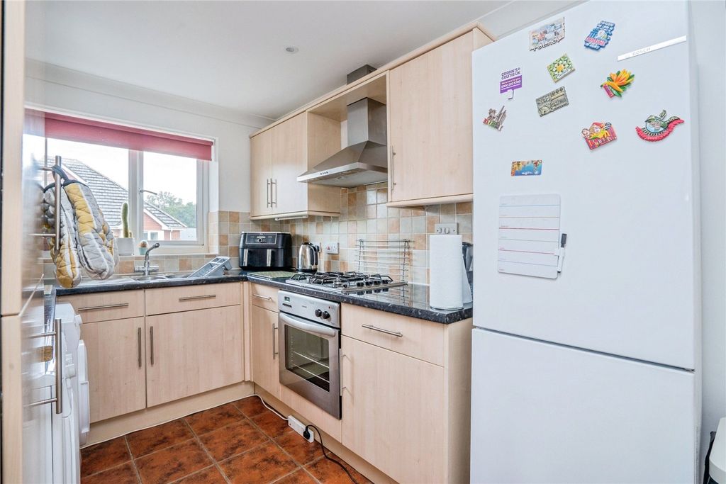 Property photo 2 of 10 Picture No. 33