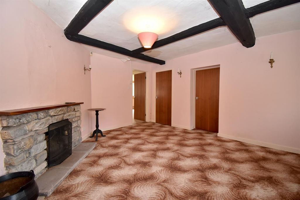 Property photo 3 of 11 Photo 2