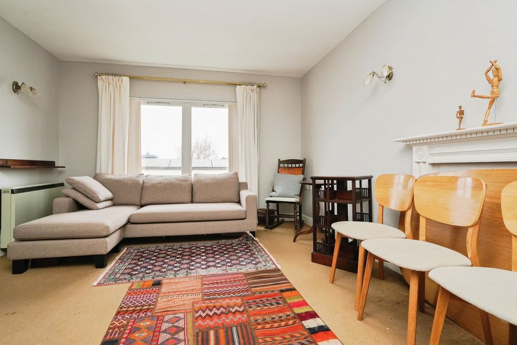 Property photo 3 of 10 Pbox-Img.Jpg