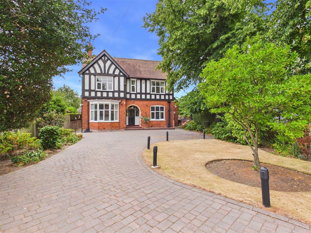 Property photo 1 of 35 254 Beverley Road - Main