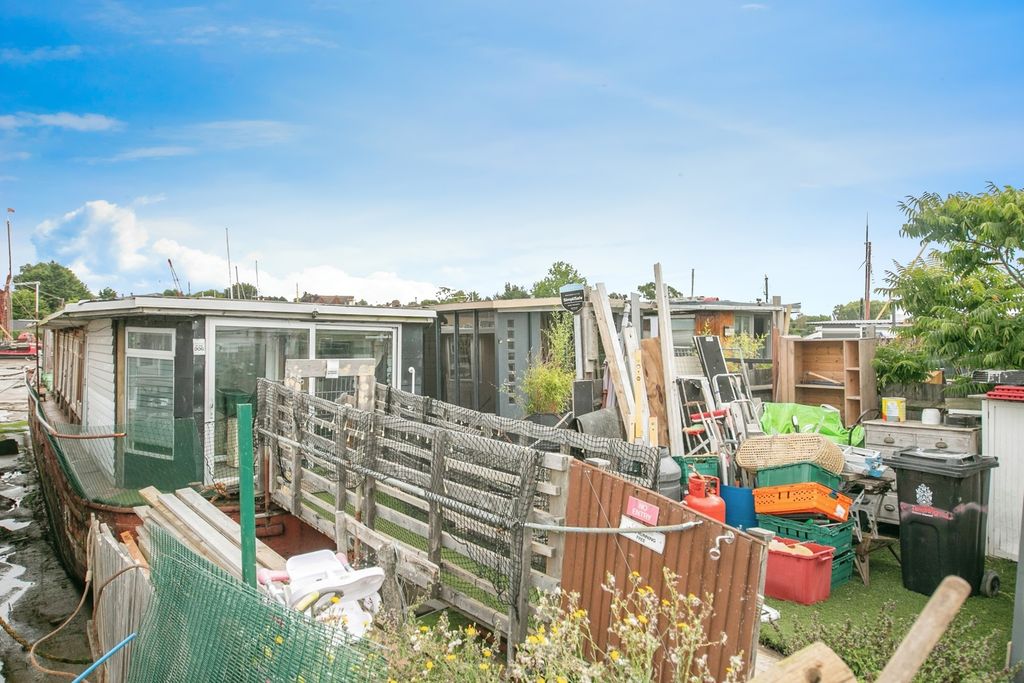 Property photo 1 of 17 Photo