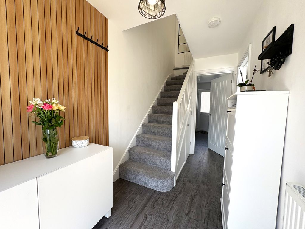 Property photo 2 of 13 Hallway