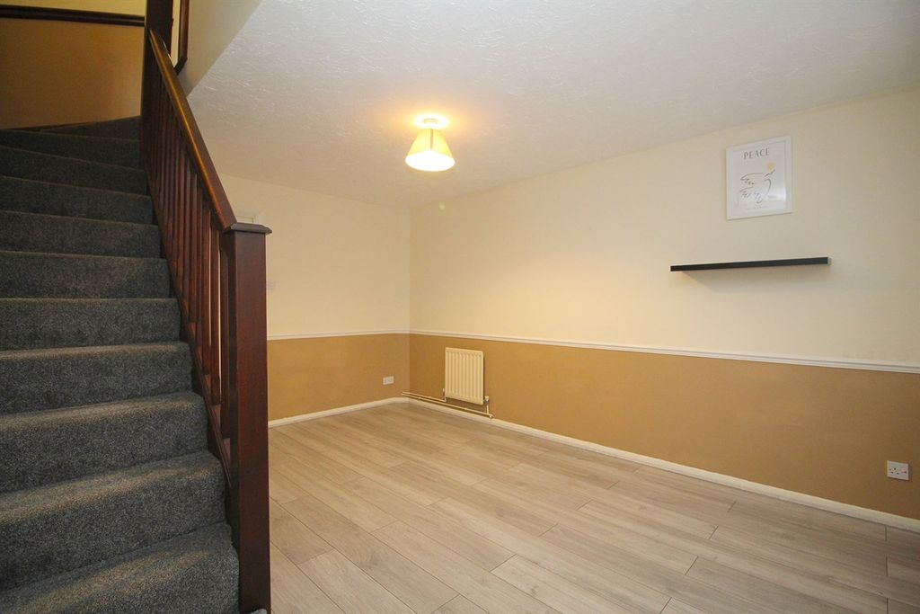 Property photo 3 of 23 Lounge