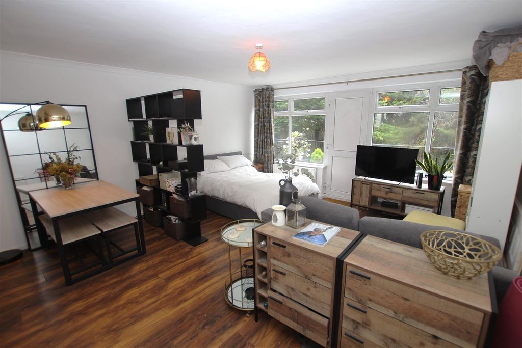 Property photo 2 of 9 Reception Room